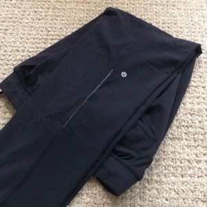 Lululemon black leisure pant